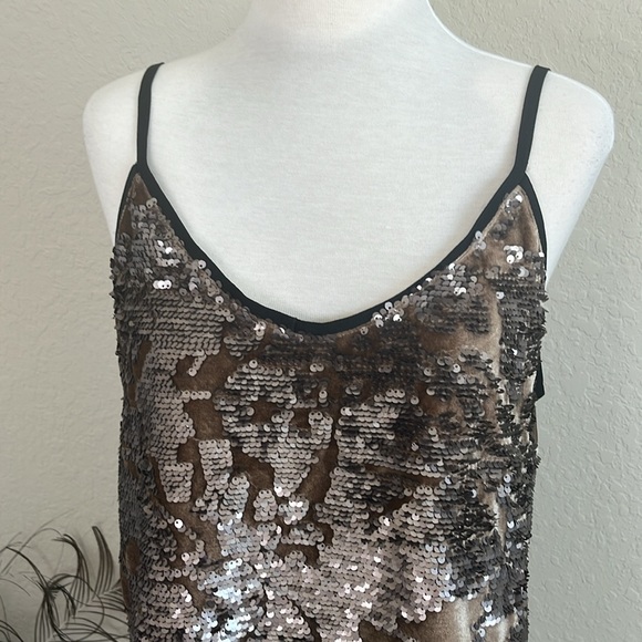 Dress of Forum Gold Tank top - Picture 2 of 7